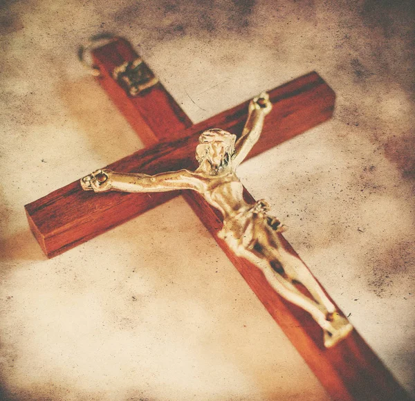 Cruz com Jesus Cristo crucificado em estilo vintage — Fotografia de Stock