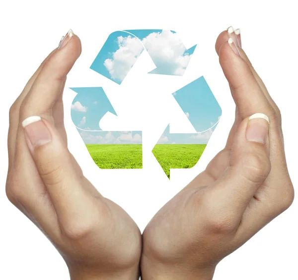 Mano sosteniendo reciclar eco signo - Pensar concepto verde — Foto de Stock