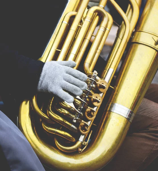 Homem a jogar Trombone — Fotografia de Stock