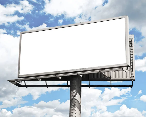 在天空中的巨大广告牌 — 图库照片