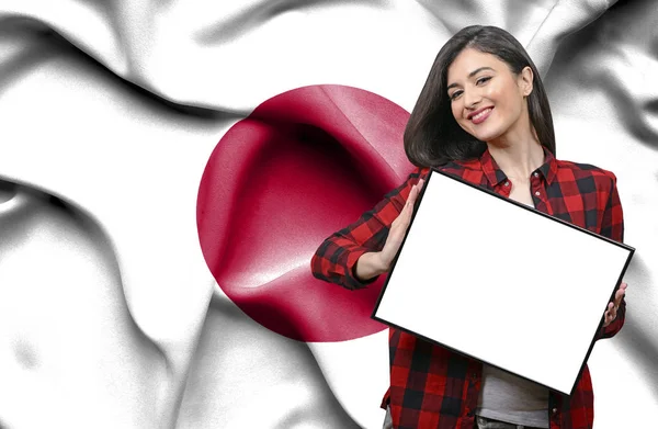 Mujer Sosteniendo Tablero Blanco Contra Bandera Nacional Japón — Foto de Stock