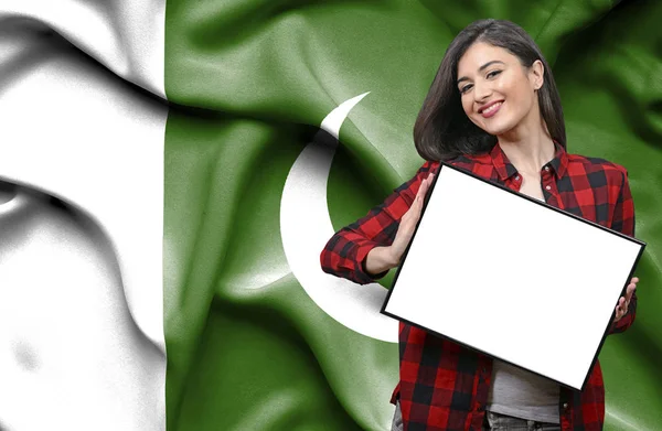 Gazdaság Üres Fedélzeten Ellen Pakisztán Zászlaja — Stock Fotó