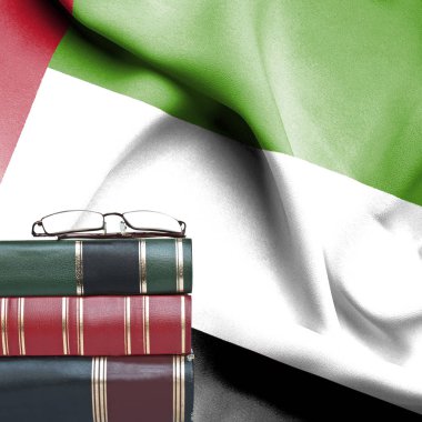 Eğitim kavramı - kitap ve Okuma gözlükleri N karşı yığını