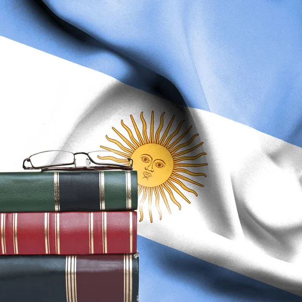 Concetto Istruzione Stack Libri Occhiali Lettura Contro Bandiera Nazionale Argentina — Foto Stock