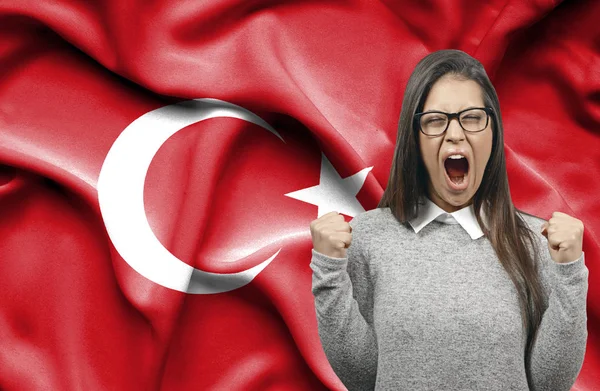 황홀 할 정도로 여자 holidng 주먹과 Turke의 국기에 대 한 비명 — 스톡 사진