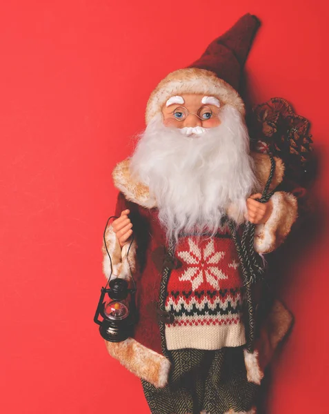 圣诞老人玩偶与红色背景-完美 f 上的空白空间 — 图库照片