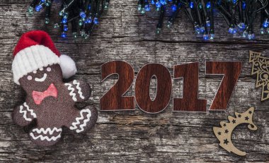 gingerbread çerezleri Noel ahşap masa