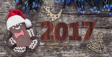 gingerbread çerezleri Noel ahşap masa