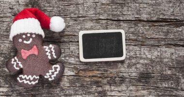 gingerbread çerezleri Noel ahşap masa