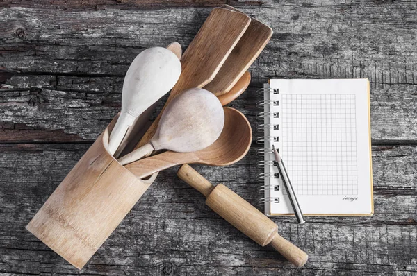 Utensilio de madera en la cocina — Foto de Stock