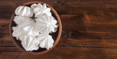 Zephyr bir ahşap masa portre üzerinde