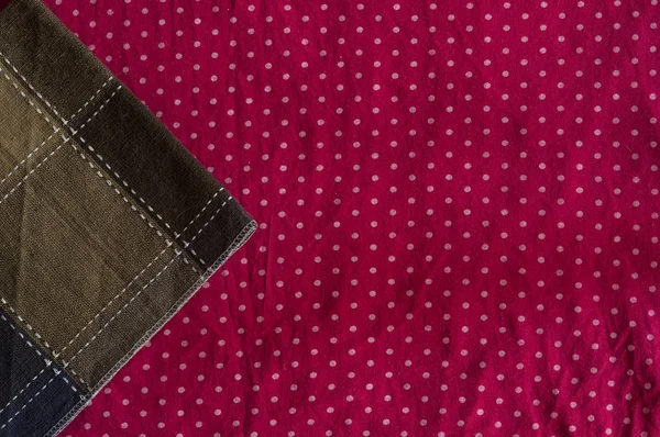 Kolorowe apkin na tle deski — Zdjęcie stockowe