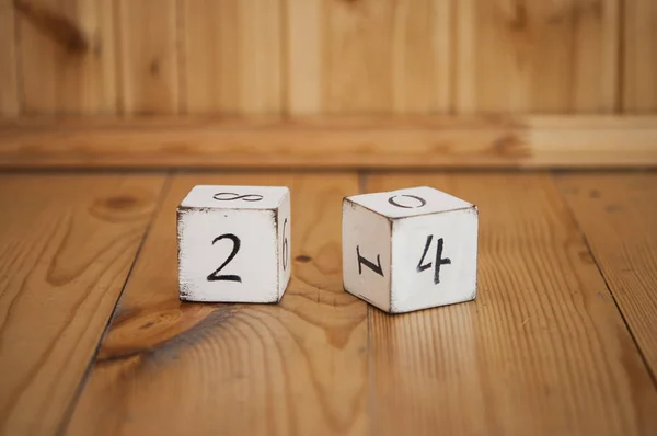 Cubo de madera con el número — Foto de Stock