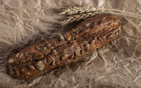 Crujiente pan de centeno casero fresco —  Fotos de Stock