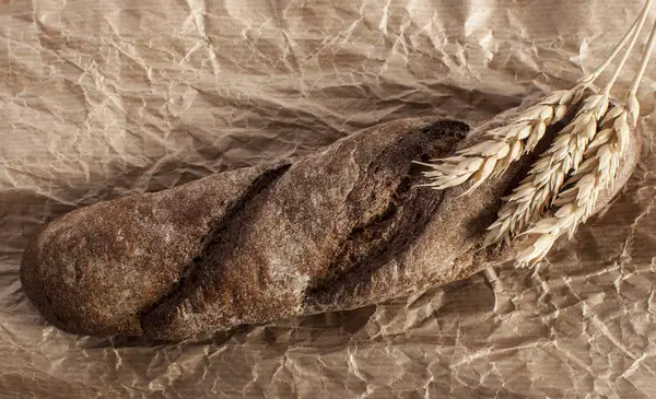 Φρέσκο σπιτικό ψωμί σίκαλης — Φωτογραφία Αρχείου