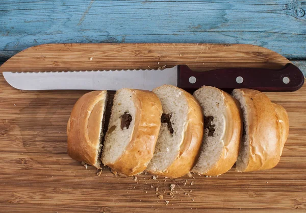 Freshly baked raisin bread slice in pieces with delicious taste for food background — Stock Photo, Image