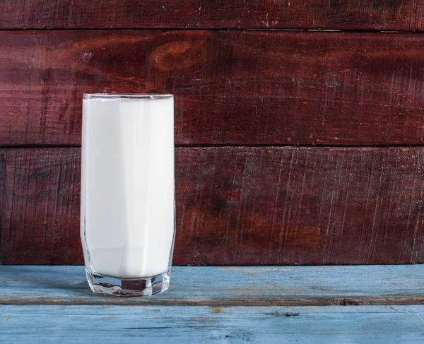 Lait frais en verre — Photo