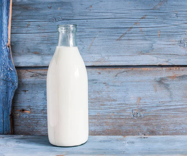 Eine Flasche Milch — Stockfoto