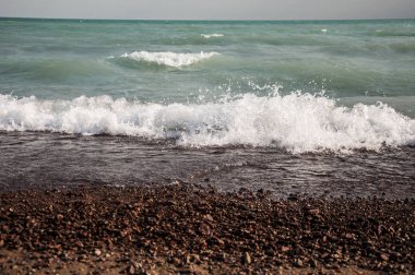 köpüklü Denizi kıyısında sahilde yakın çekim