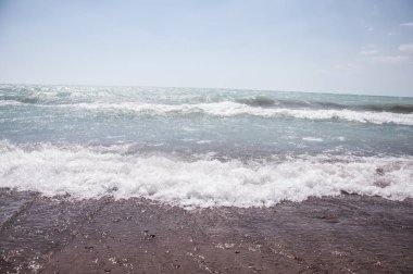 deniz dalga ve çakıl plaj