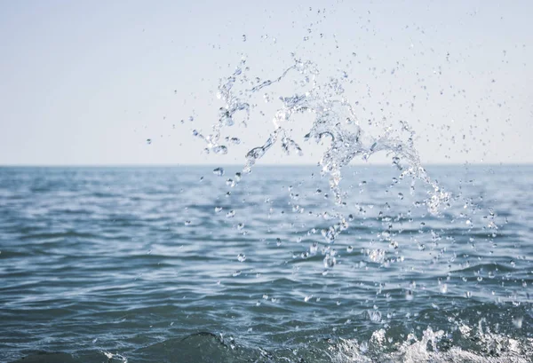 Spruzzando acqua di mare — Foto Stock