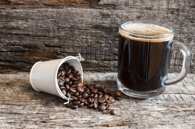 Bucke içinde kavrulmuş kahve çekirdekleri