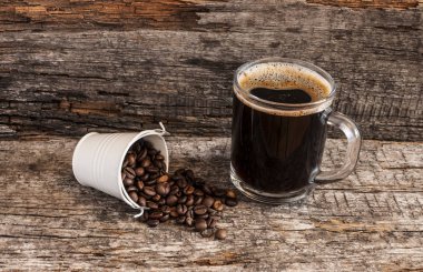 Bucke içinde kavrulmuş kahve çekirdekleri