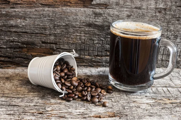 Bucke içinde kavrulmuş kahve çekirdekleri