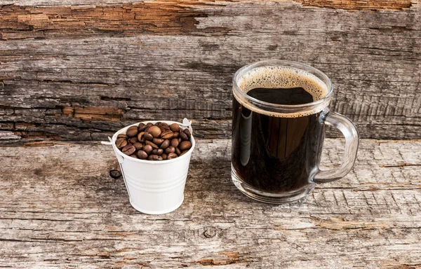 Bucke içinde kavrulmuş kahve çekirdekleri