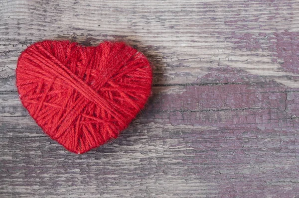 yün yapılan kalp şekli sembolü