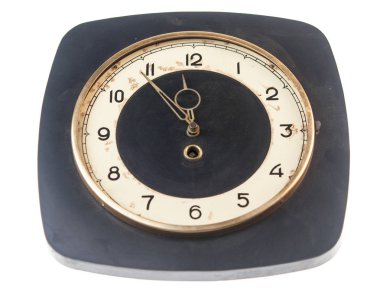 5-12 saat antika saati. arka plandan izole