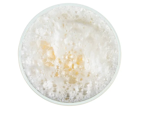 Tazza gelida di birra isolata su sfondo bianco — Foto Stock