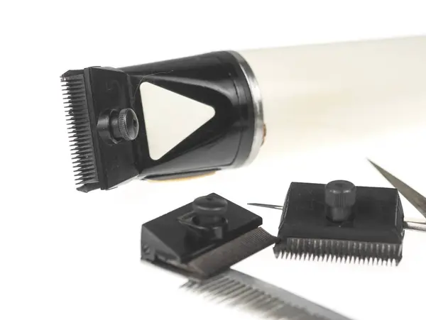 Herramientas de equipo de peluquería sobre fondo blanco —  Fotos de Stock