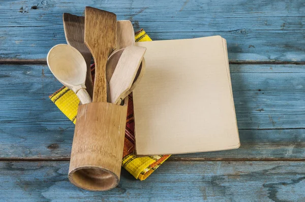 Posate ulivo legno spagnolo utensili da cucina tradizionali — Foto Stock