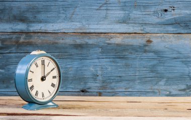 Eski ahşap duvar tablo Vintage çalar saat.