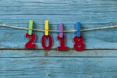 Yeni yıl 2018 için clothespins dönüştürün ve