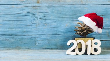 Yeni yıl 2018 için clothespins dönüştürün ve