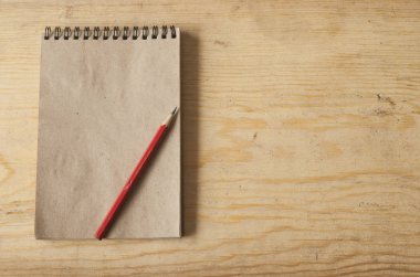 Resepsiyon arka plan üstünde boş defter.