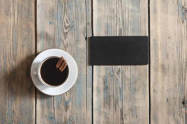 Espresso-Kaffee auf Holzgrund — Stockfoto