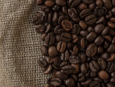 Kavrulmuş kahve çekirdekleri, arka plan olarak kullanılabilir.