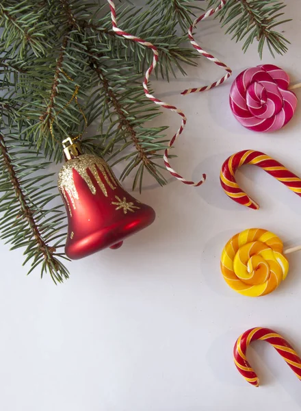 Weihnachtsdekoration mit Zuckerstangen — Stockfoto