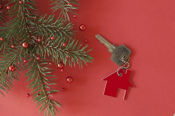 Kerstversiering: decoratief huis en sleutel van het slot. Conc — Stockfoto