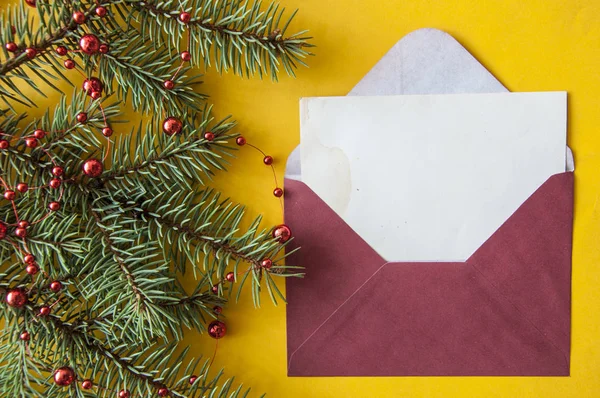 Enveloppe, carte de vœux ou envoi d'invitation . — Photo