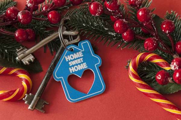 크리스마스 장식: 장식용 집 과 자물쇠의 열쇠. Conc — 스톡 사진
