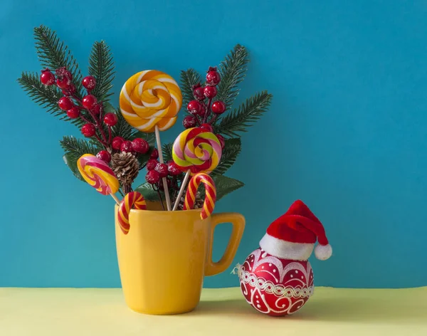 Noel ya da yeni yıl kartı. Noel süslemesi: Noel — Stok fotoğraf