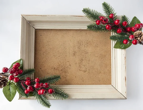 Kerstversiering met houten fotolijstje. Fotolijstje terug — Stockfoto