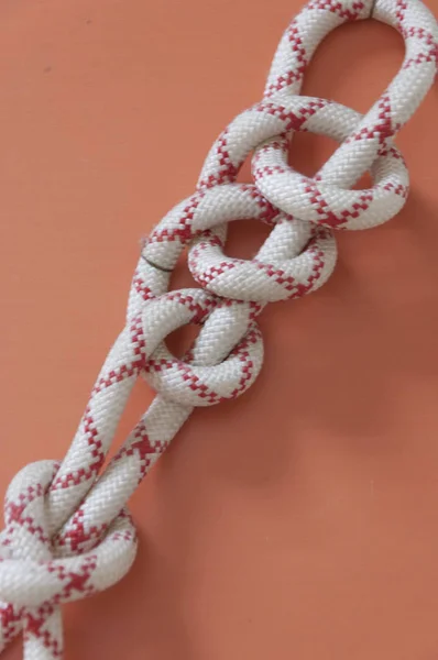 Knot on a rope for climbers. Mountaineering center. — Stock Photo, Image