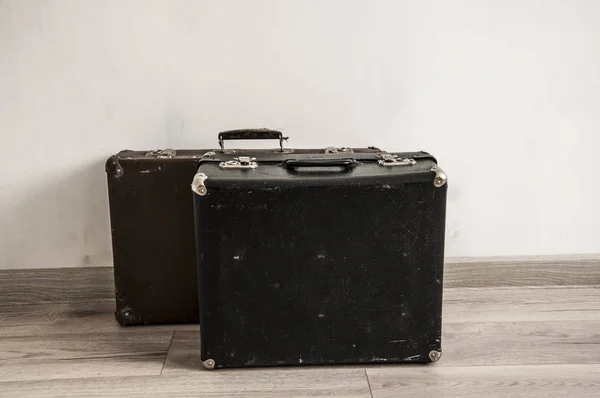 Старые классические чемоданы из кожи . — стоковое фото