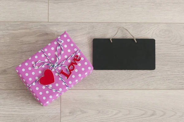 Valentine's day background. Cute composition with handmade gift — 스톡 사진