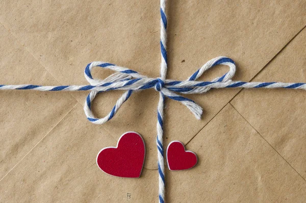 Valentine's day. Envelope with red hearts. Valentine day card, l — Stock Photo, Image